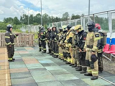 В Копейске пожарные отработали навыки работы в экстремальных условиях