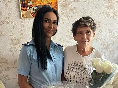 Ветерана прокуратуры Копейска поздравили с 88-летием