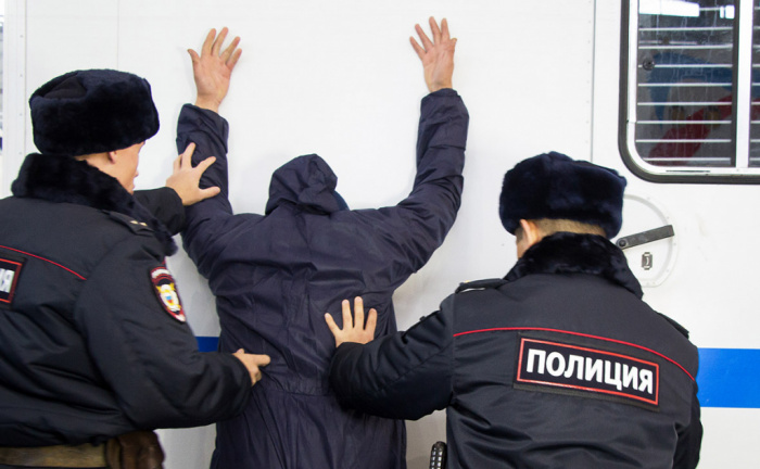 Полицейские задержали копейчан с наркотиками Полицейские задержали копейчан с наркотиками