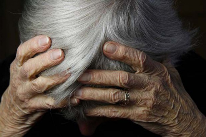 Житель Челябинской области пытался изнасиловать 70-летнюю пенсионерку Житель Челябинской области пытался изнасиловать 70-летнюю пенсионерку