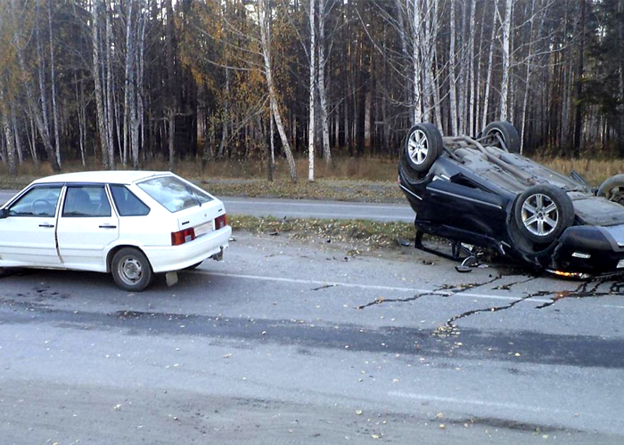 В Челябинской области пожилой водитель спровоцировал ДТП, в котором пострадала девушка на LAND ROVER В Челябинской области пожилой водитель спровоцировал ДТП, в котором пострадала девушка на LAND ROVER