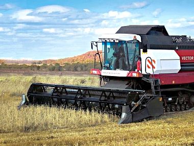 Челябинская область помогает приобретать сельхозтехнику