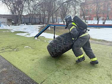 Копейские спасатели повысили квалификацию на занятиях по служебной подготовке